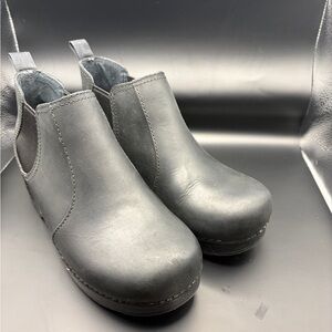 Dansko Smooth Oiled Leather Chelsea Booties – EU 37 (US 6.5–7)